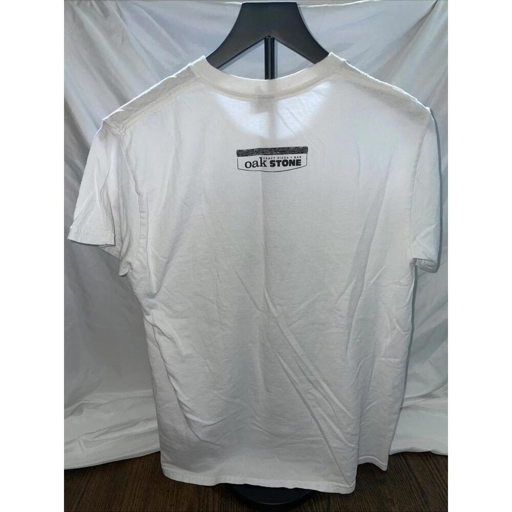 OAK STONE CRAFT PIZZA BAR WINCHESTER MENS T SHIRT SIZE MEDIUM WHITE - Picture 3 of 3